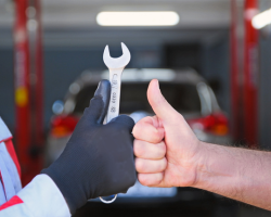 Auto Glass Repair Service